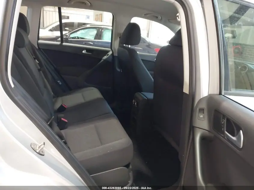 2013 VOLKSWAGEN TIGUAN S