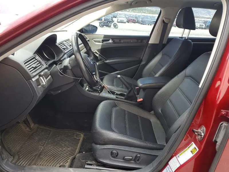 2017 VOLKSWAGEN PASSAT SE  