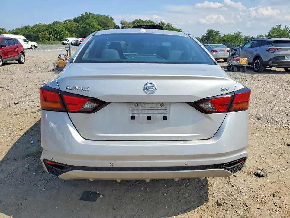2022 NISSAN ALTIMA SV  