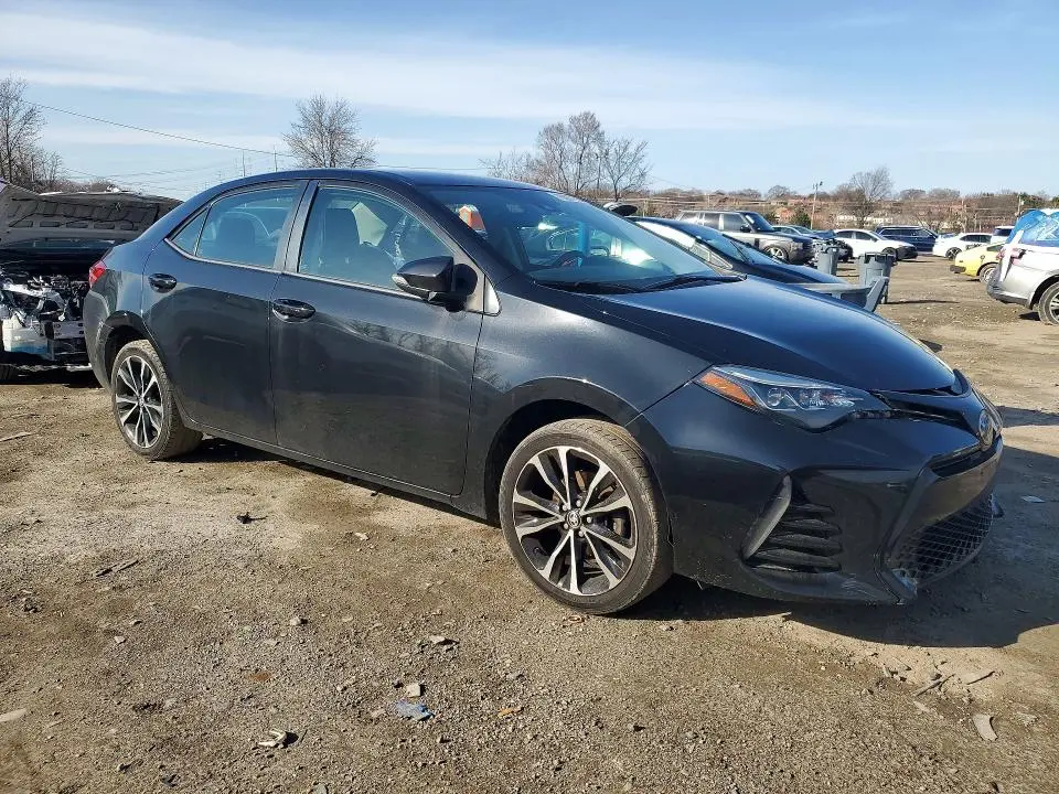 2018 TOYOTA COROLLA SE  