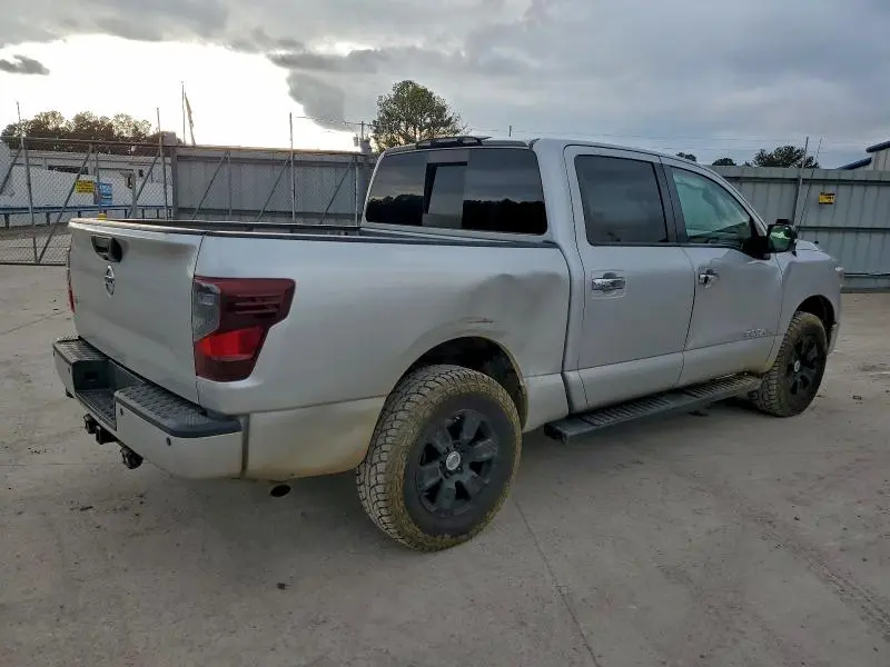 2018 NISSAN TITAN SV  