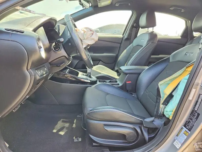 2023 KIA FORTE GT LINE  