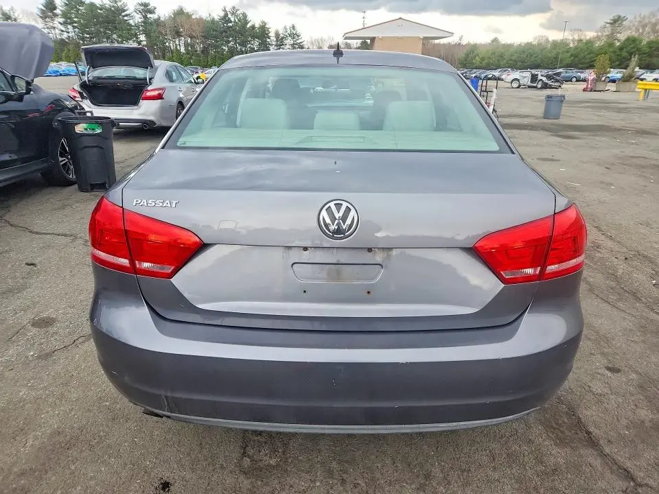 2012 VOLKSWAGEN PASSAT S  