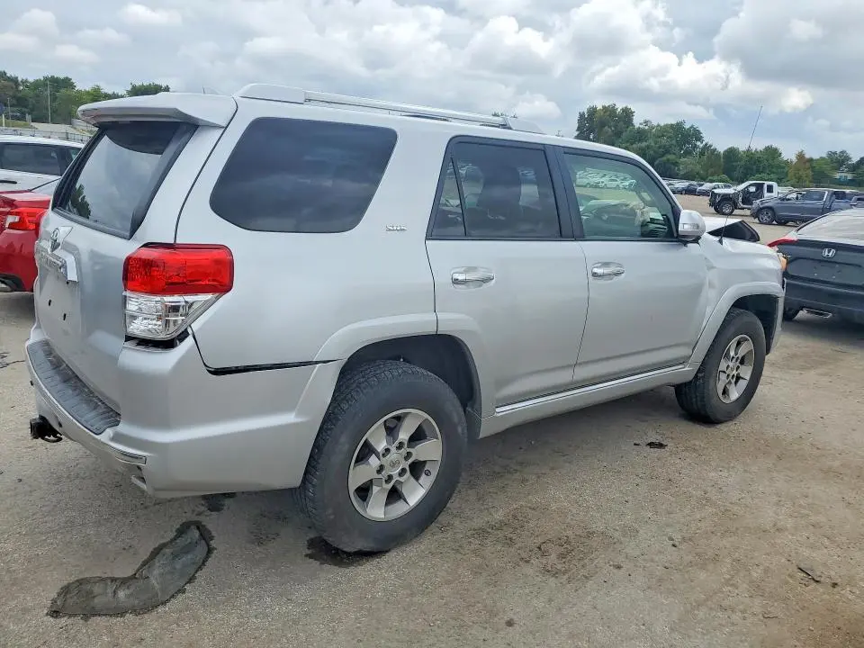 2013 TOYOTA 4RUNNER SR5  