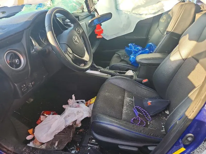 2019 TOYOTA COROLLA SE  