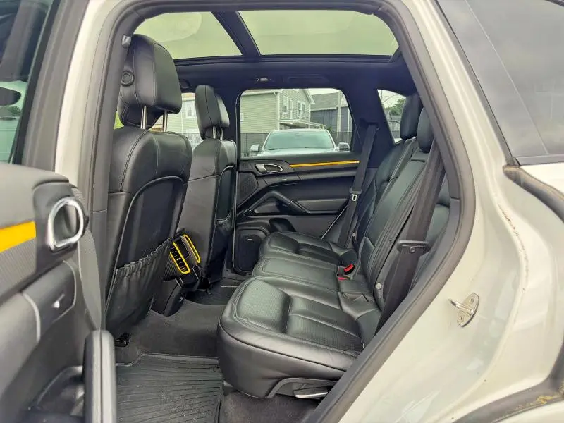 2018 PORSCHE CAYENNE   