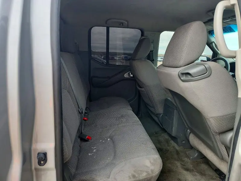 2013 NISSAN FRONTIER S  