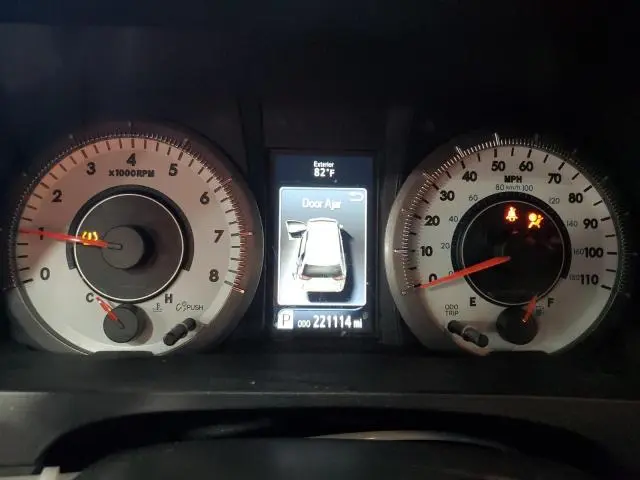 2017 TOYOTA SIENNA SE  