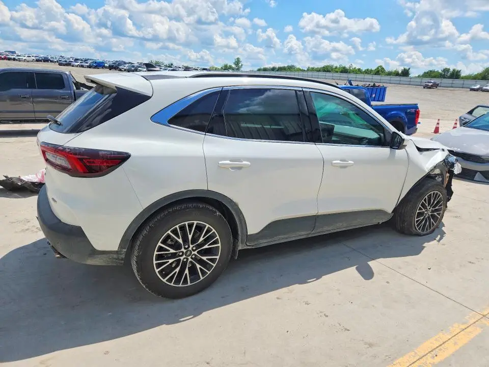 2025 FORD ESCAPE   