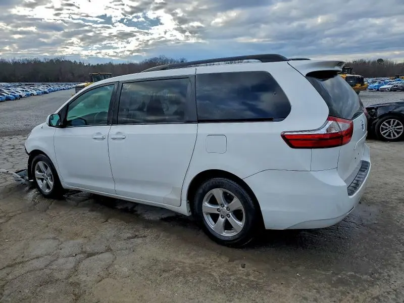 2015 TOYOTA SIENNA LE  