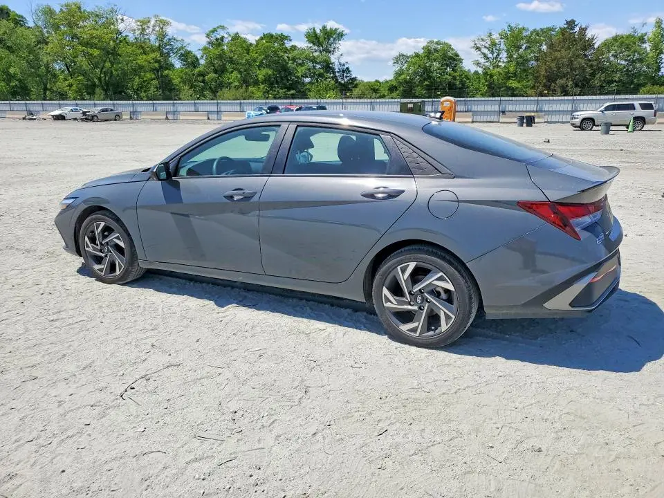 2025 HYUNDAI ELANTRA SEL SPORT  