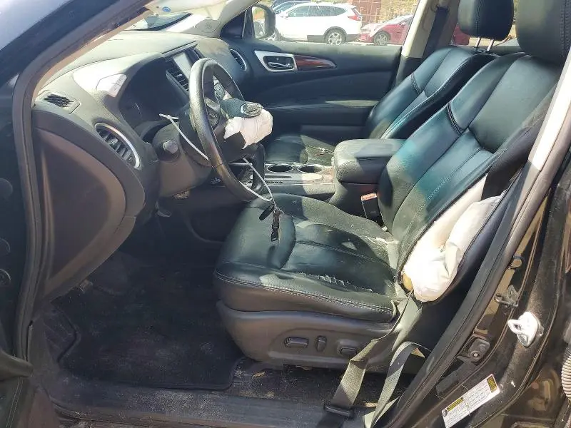 2016 NISSAN PATHFINDER SL  