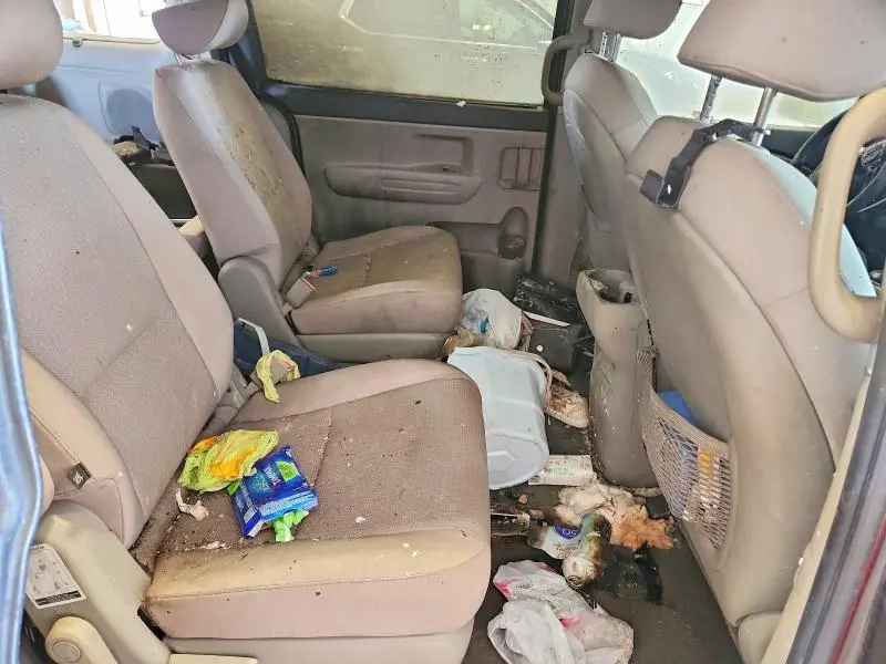 2016 KIA SEDONA LX  