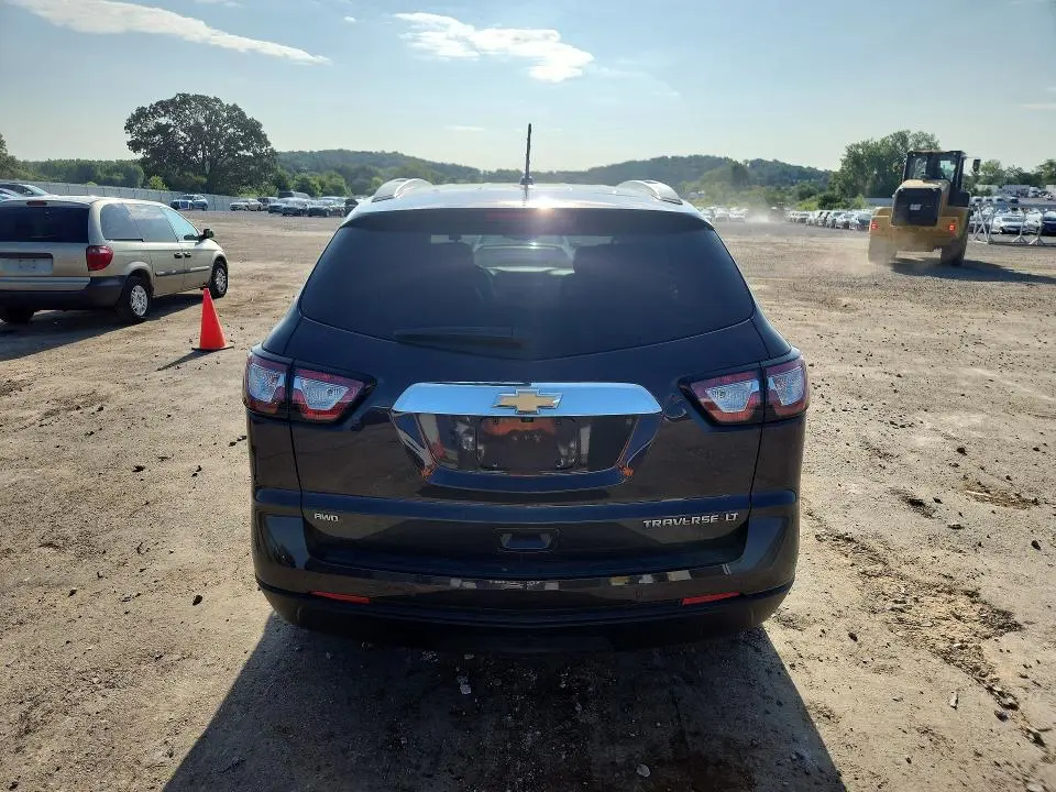 2015 CHEVROLET TRAVERSE LT  