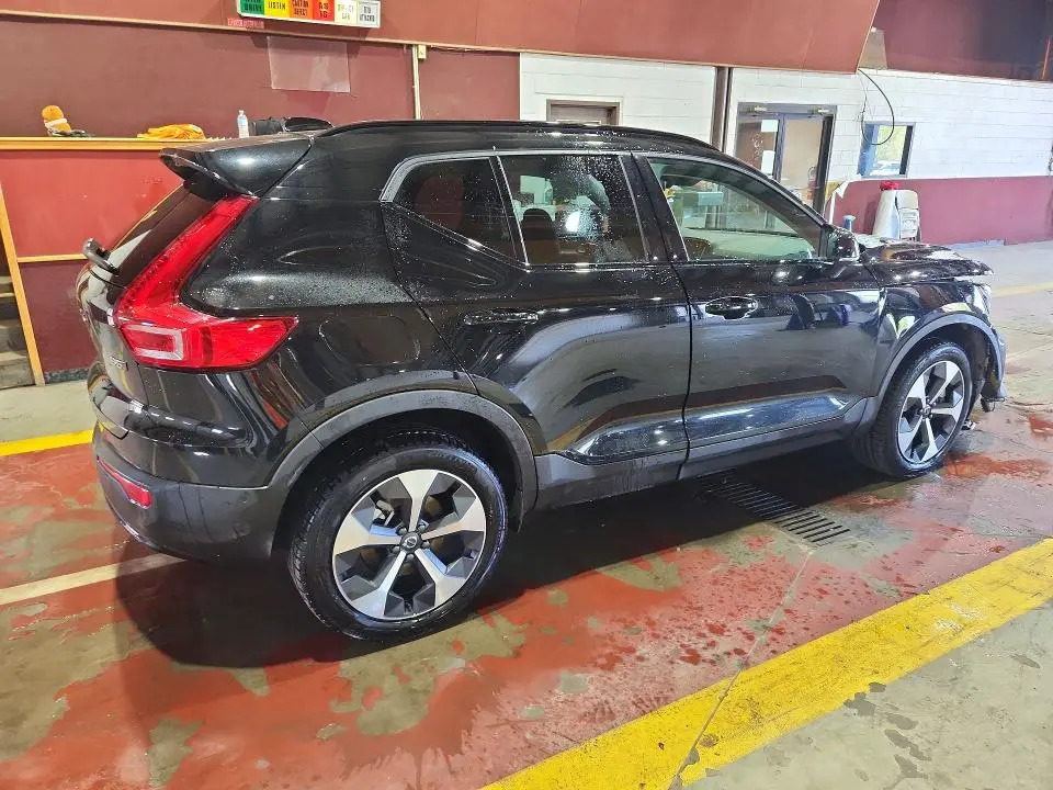 2026 VOLVO XC40 PLUS  