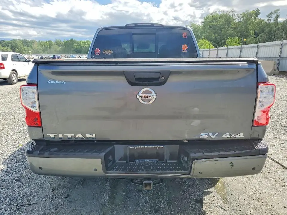 2021 NISSAN TITAN SV  