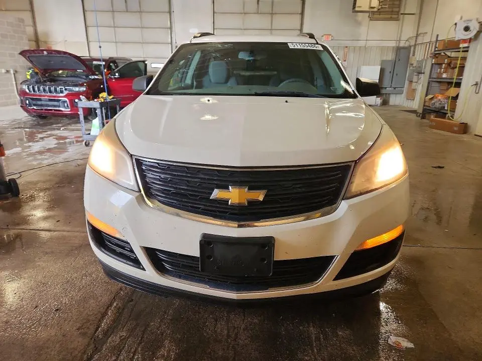 2014 CHEVROLET TRAVERSE LS  