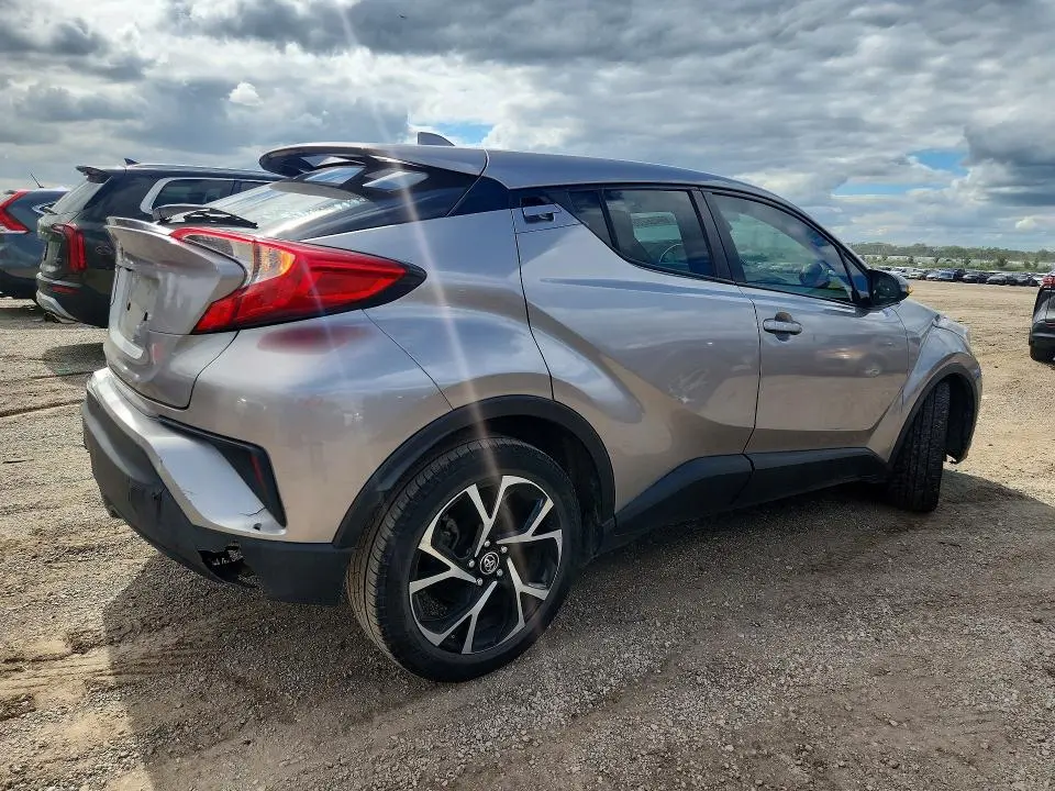 2019 TOYOTA C-HR XLE  