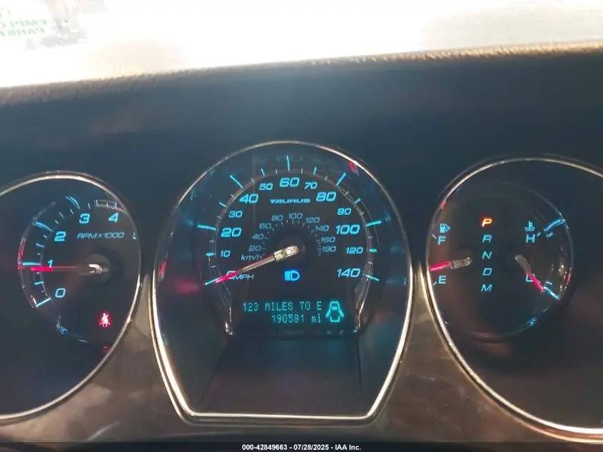 2010 FORD TAURUS LIMITED