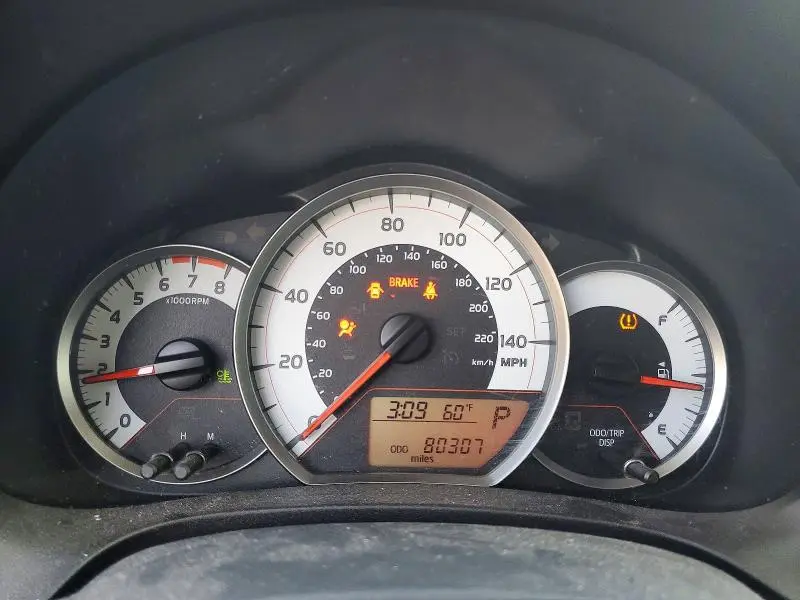 2013 TOYOTA YARIS 5-DOOR SE  