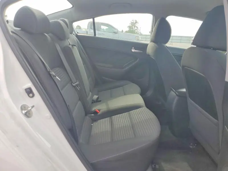 2017 KIA FORTE LX  