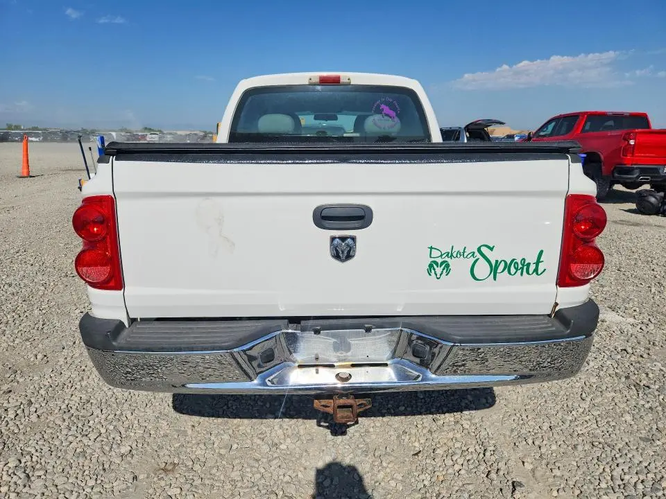 2010 DODGE DAKOTA SXT  
