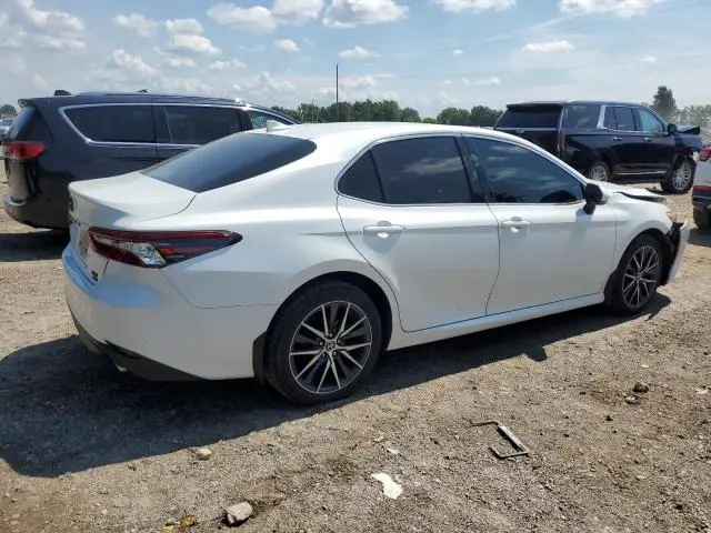 2023 TOYOTA CAMRY XLE  