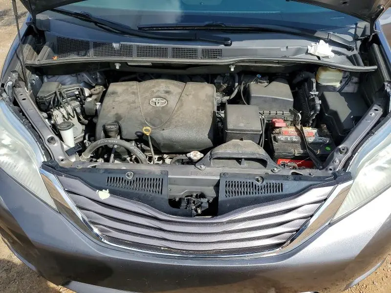 2017 TOYOTA SIENNA LE 8-PASSENGER  