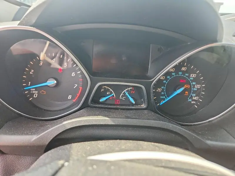 2015 FORD ESCAPE SE  