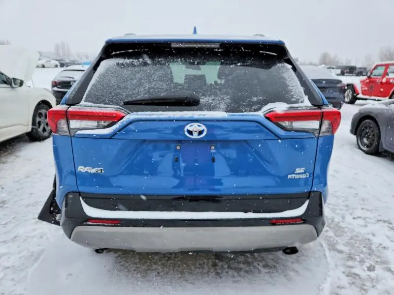 2022 TOYOTA RAV4 SE  