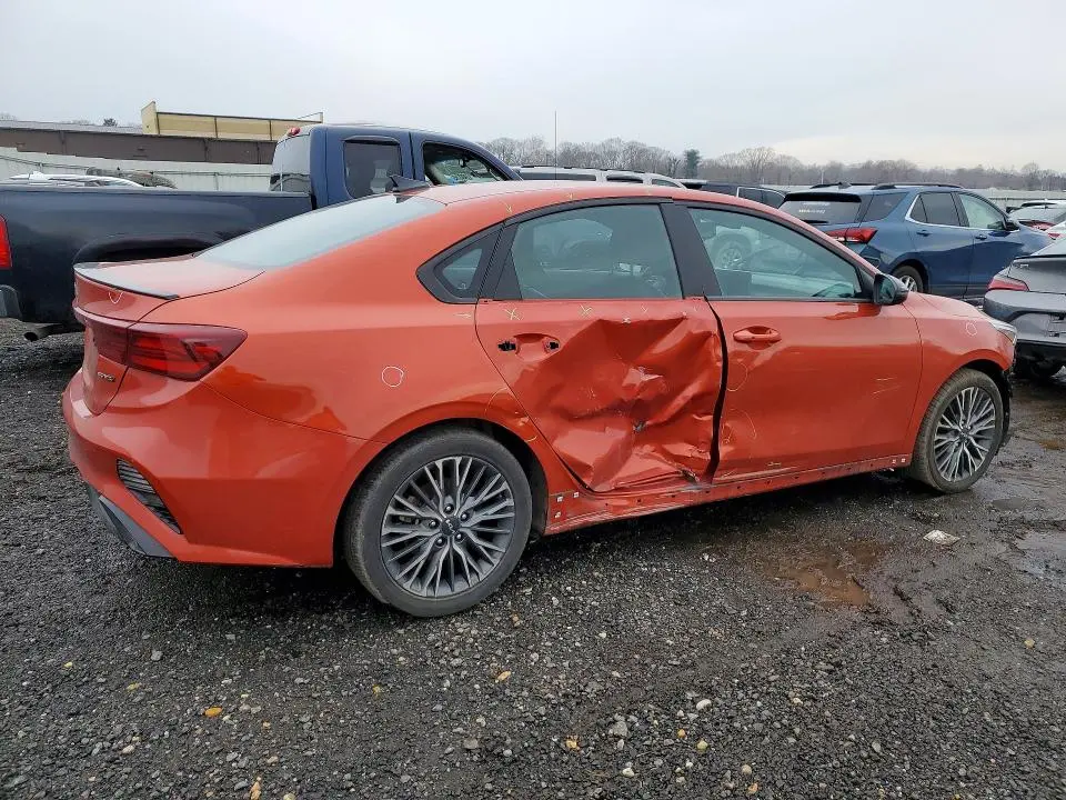 2023 KIA FORTE GT LINE  