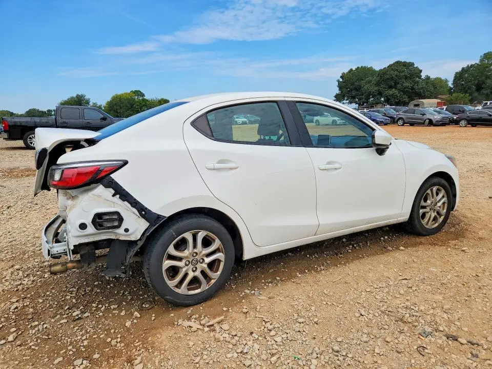 2017 TOYOTA YARIS IA BASE  