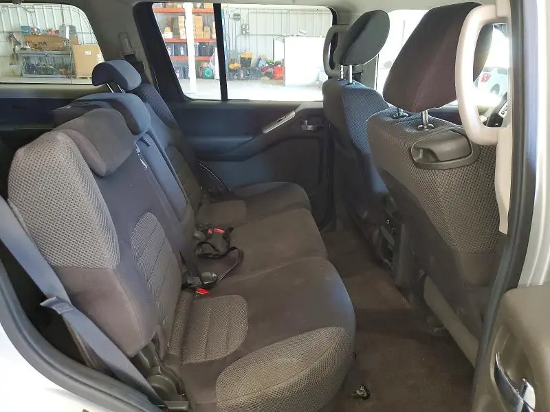 2011 NISSAN PATHFINDER S  