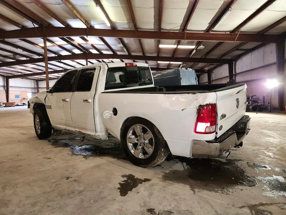 2016 RAM 1500 SLT  