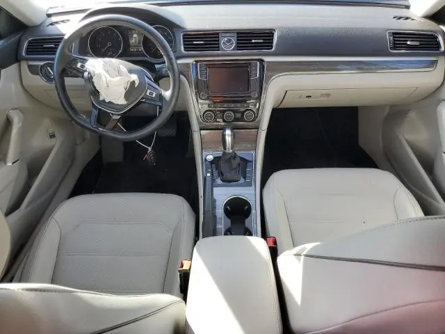 2017 VOLKSWAGEN PASSAT SE  