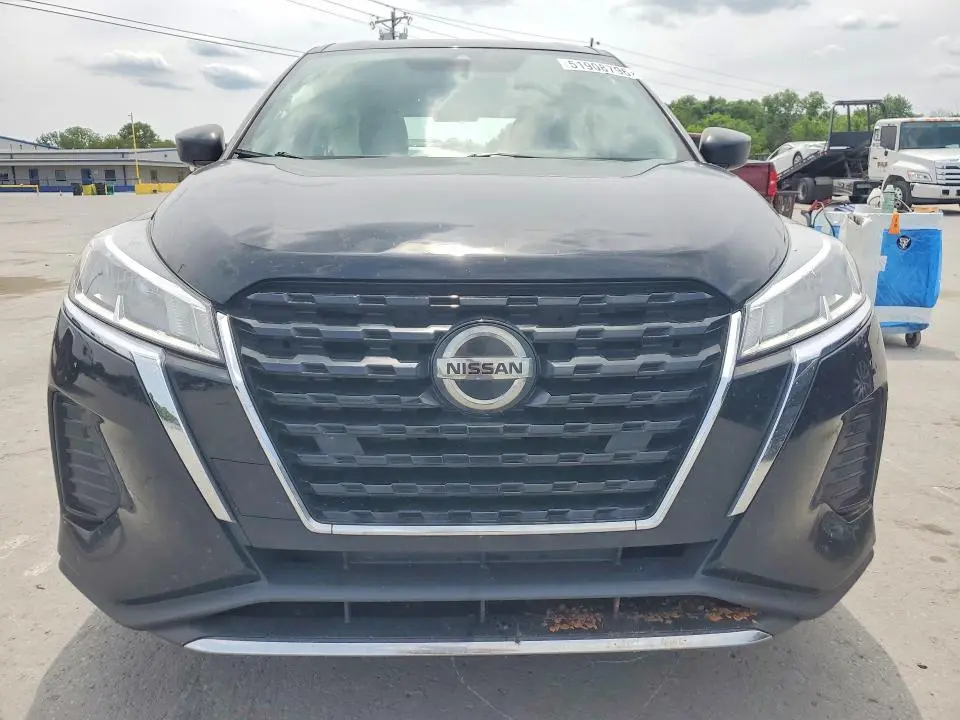 2021 NISSAN KICKS S  