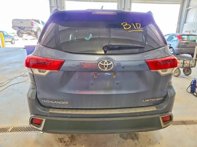 2017 TOYOTA HIGHLANDER LIMITED  