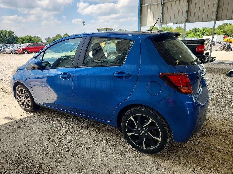 2015 TOYOTA YARIS 5-DOOR SE  