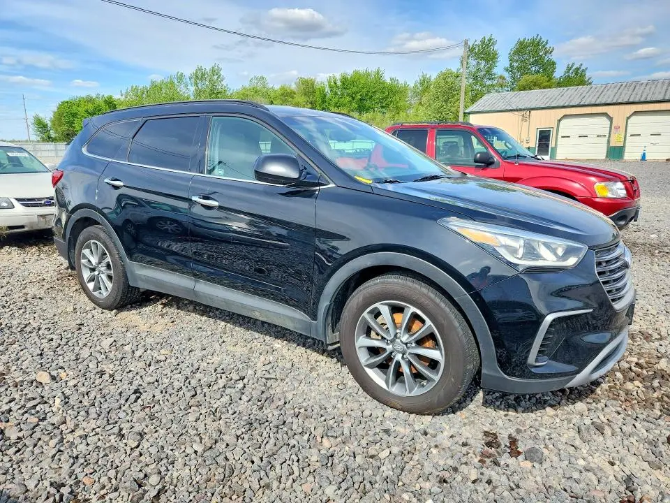 2018 HYUNDAI SANTA FE SE  