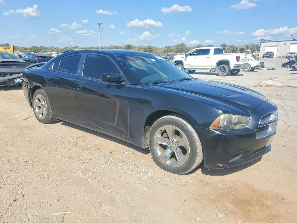 2012 DODGE CHARGER SE  