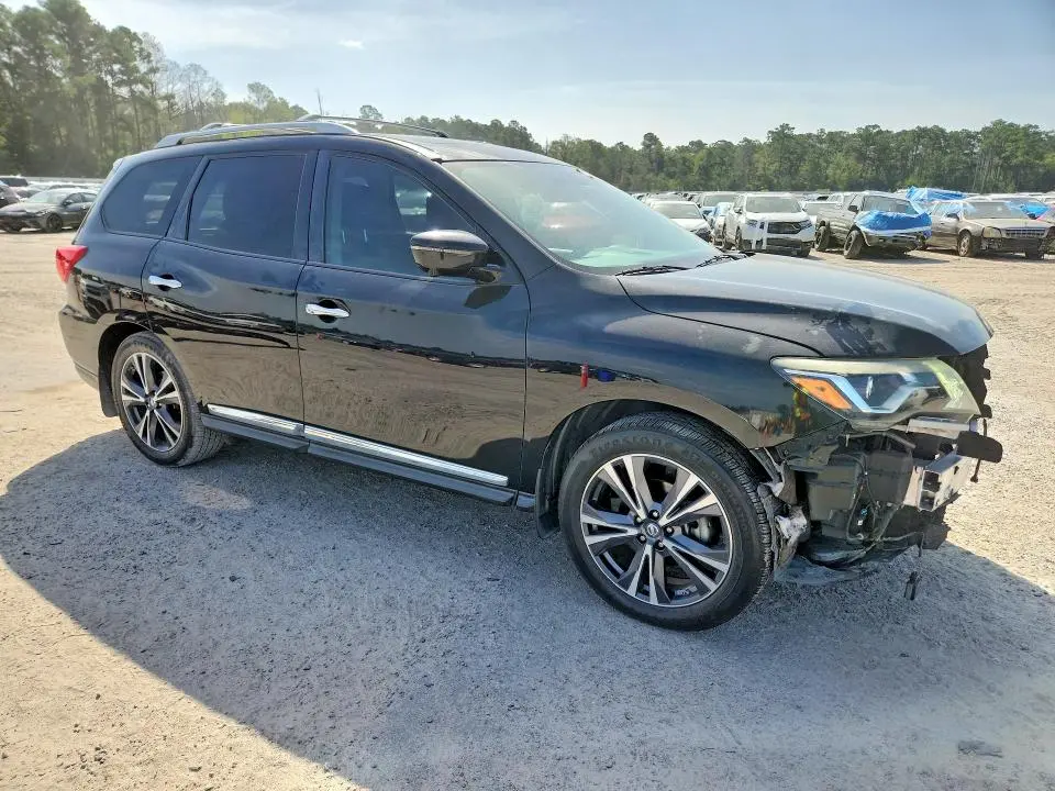2017 NISSAN PATHFINDER PLATINUM  