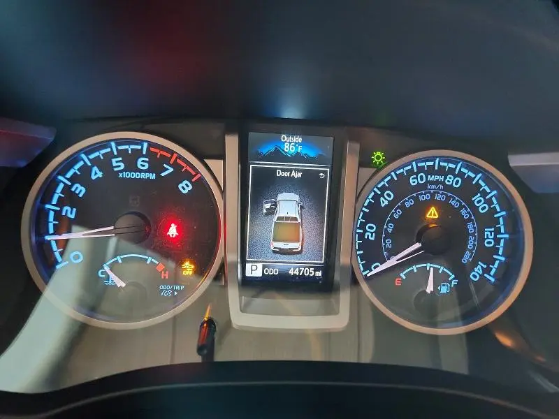 2022 TOYOTA TACOMA SR5 V6  