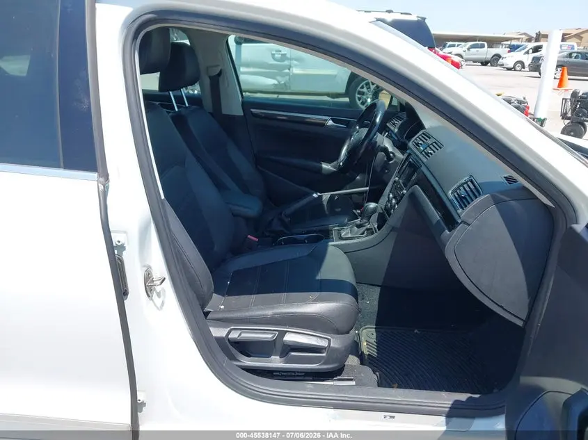 2019 VOLKSWAGEN PASSAT 2.0T SE R-LINE