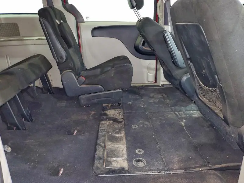 2015 DODGE GRAND CARAVAN SE  