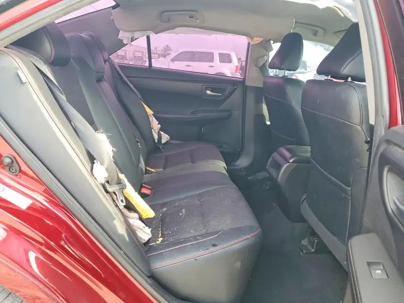2017 TOYOTA CAMRY SE  