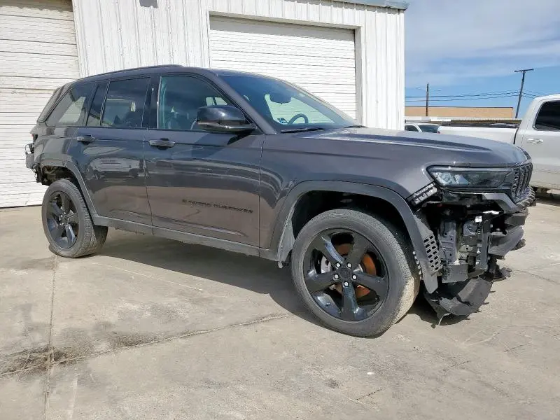 2024 JEEP GRAND CHEROKEE LAREDO  