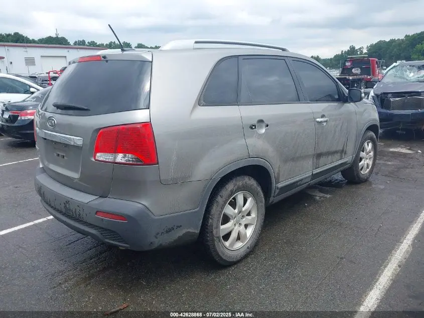 2013 KIA SORENTO LX