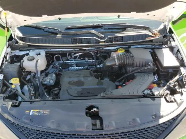 2024 CHRYSLER VOYAGER LX