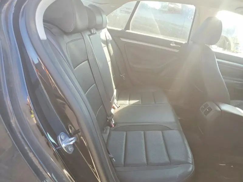 2010 VOLKSWAGEN JETTA SE  