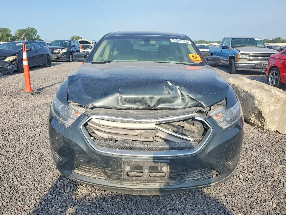 2016 FORD TAURUS SE  